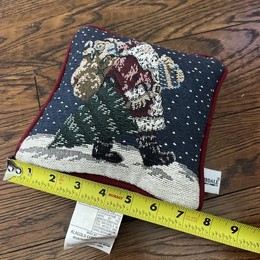 Riverdale Tapestry Christmas Old World Santa Decorative Throw Pillow 8